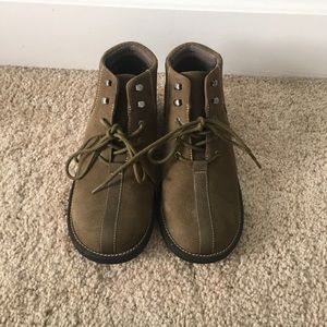 White Mt. Size 6.5 thrifted shoes. Super Cute!!